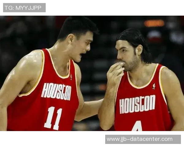 巴蒂尔与姚明共进晚餐畅谈篮球梦想与友谊的故事